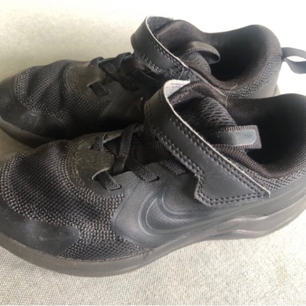 Nike Cosmic Runners Boys size 13c